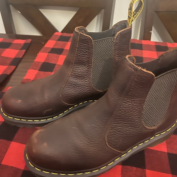Dr Martens brown Chelsea boot size 8 worn once - Picture 3 of 6